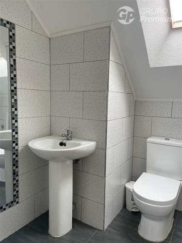 Casa en venta de 2D+2B+est.patio Pocuro Escuadrón en Coronel - Imagen 6