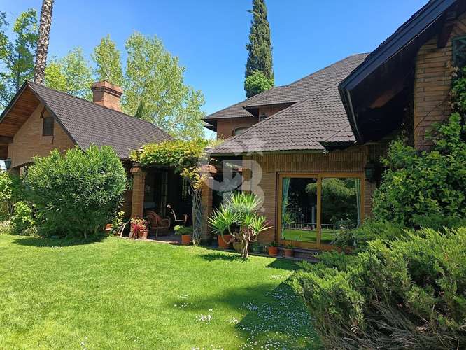 Casa estilo Georgian / Santa María de Manquehue - Vitacura