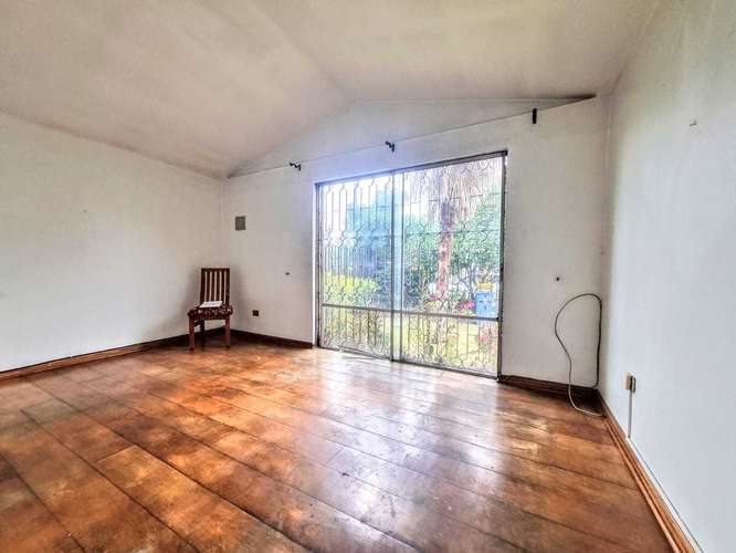 Casa 3D/1B en barrio tranquilo, buena ubicación. (186508) - Imagen 2
