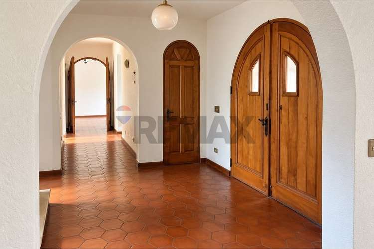 Encantadora casa con piscina y gran jardín - Imagen 14