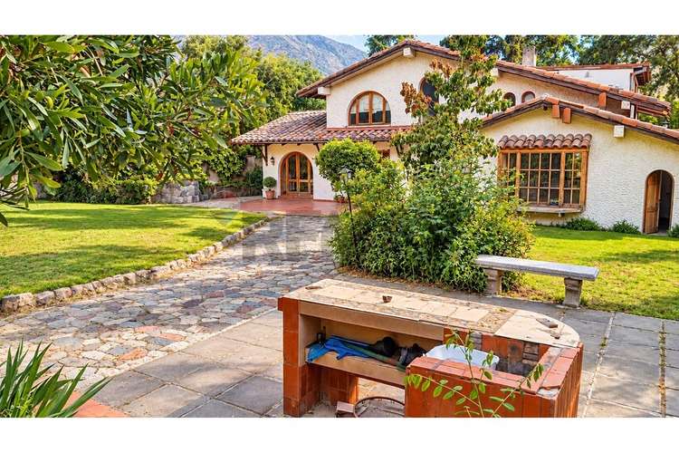 Encantadora casa con piscina y gran jardín - Imagen 4