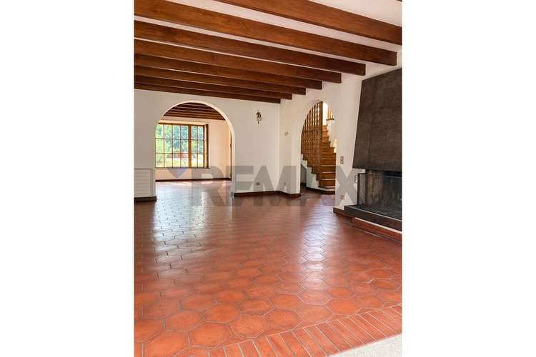 Encantadora casa con piscina y gran jardín - Imagen 16