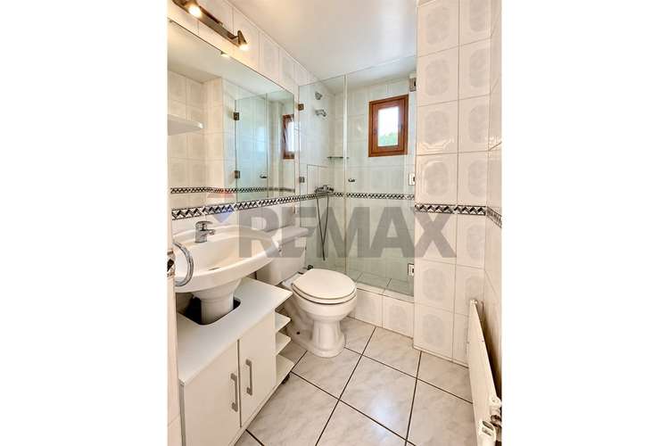 Encantadora casa con piscina y gran jardín - Imagen 20
