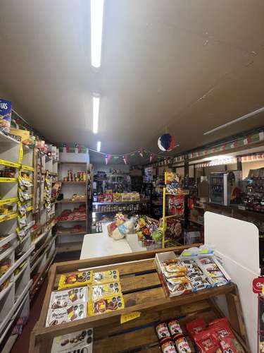 VENDO BOTILLERIA Y MINIMARKET - Imagen 17