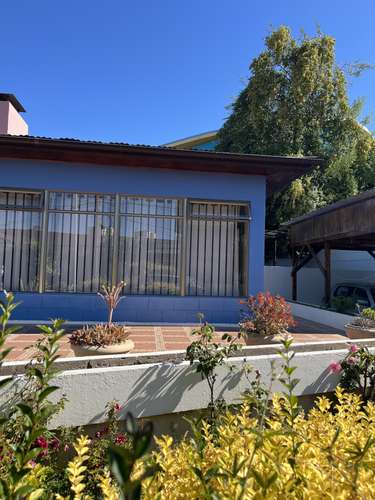 VENDO HERMOSA CASA EN EL CENTRO DE QUILPUÉ - Imagen 2