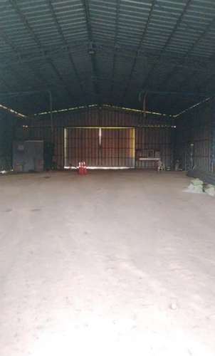 Amplia Bodega en Quillota con Terreno Extenso