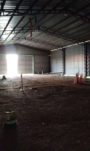 Amplia Bodega en Quillota con Terreno Extenso