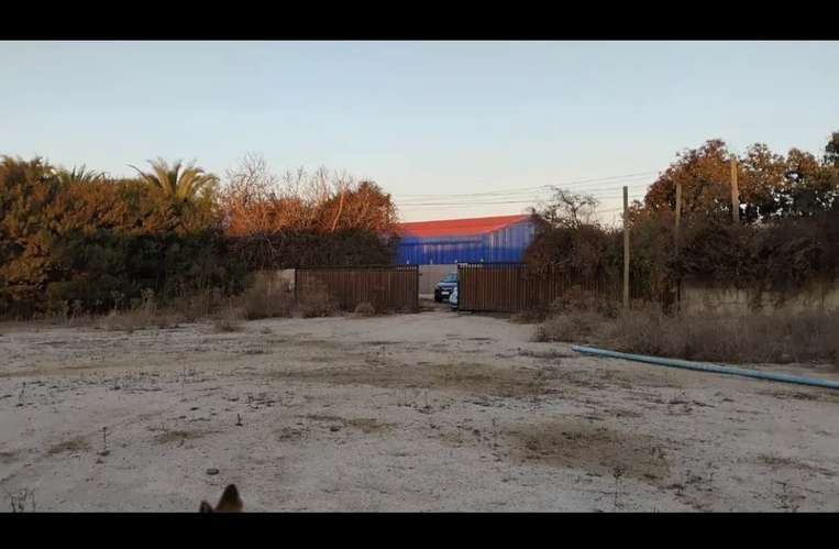 Amplia Bodega en Quillota con Terreno Extenso