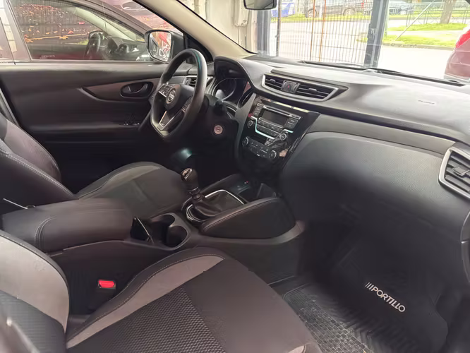 NISSAN QASHQAI 2018 4X2 BENCINA  CAJA MECANICA - Imagen 9