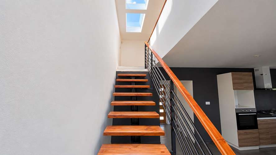 Moderna y Luminosa Casa Familiar (186500) - Imagen 13