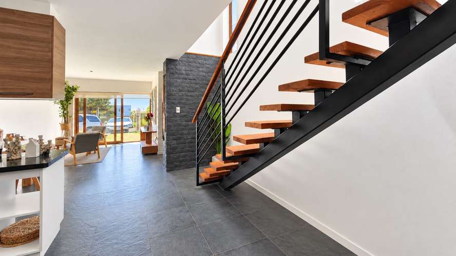 Moderna y Luminosa Casa Familiar (186500) - Imagen 12