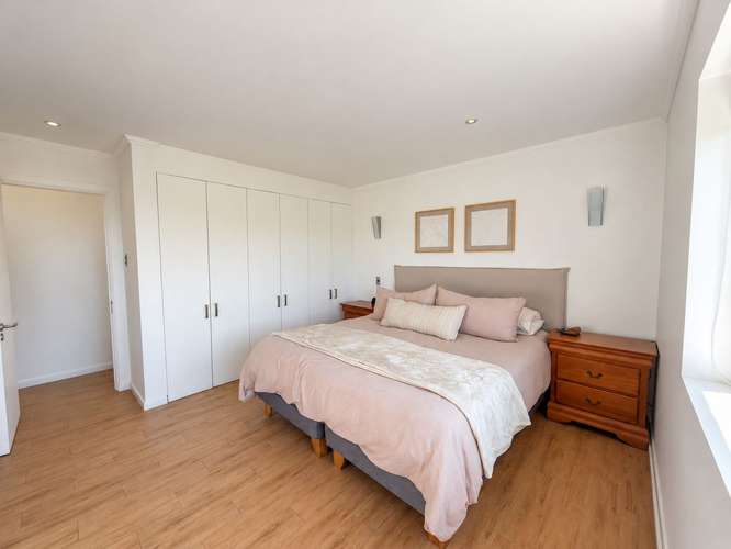 Moderna y Luminosa Casa Familiar (186500) - Imagen 17