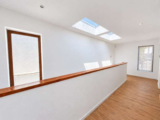Moderna y Luminosa Casa Familiar (186500) - Imagen 15
