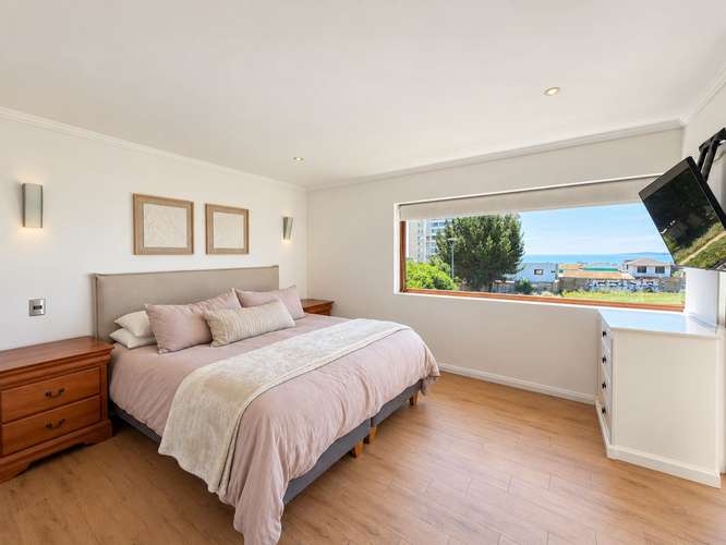 Moderna y Luminosa Casa Familiar (186500) - Imagen 16