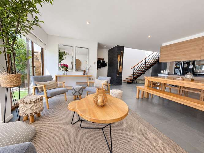 Moderna y Luminosa Casa Familiar (186500) - Imagen 5