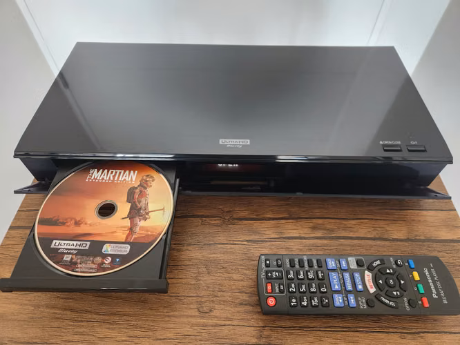Reproductor blu ray 4k Panasonic DP-UB820