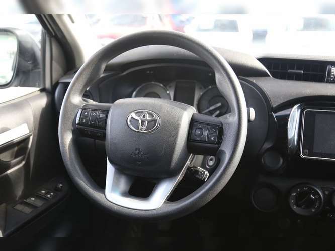 TOYOTA HILUX 2024 - Imagen 16