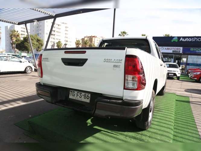 TOYOTA HILUX 2024 - Imagen 6