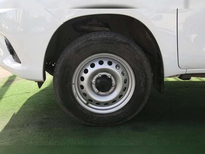 TOYOTA HILUX 2024 - Imagen 10