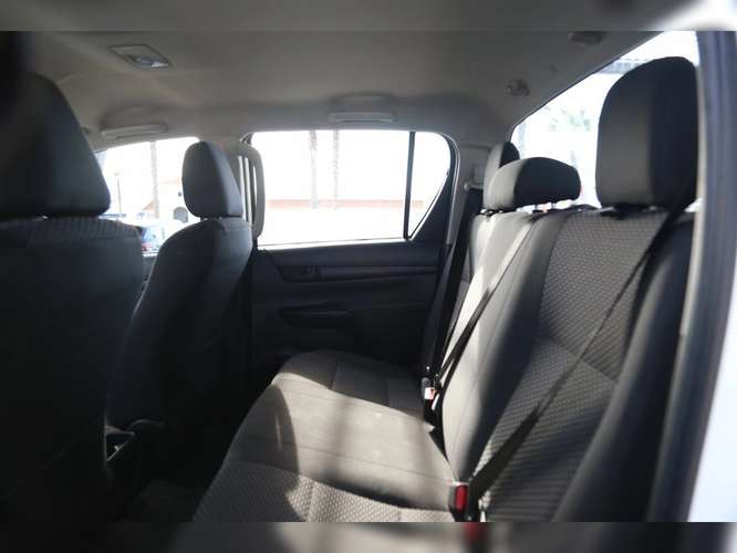 TOYOTA HILUX 2024 - Imagen 14