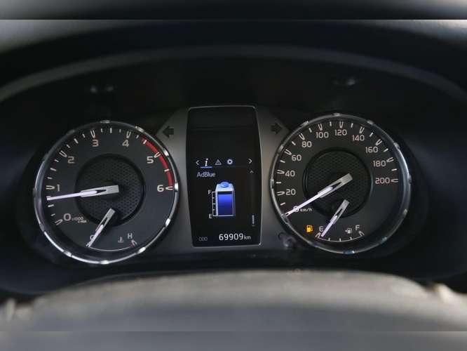TOYOTA HILUX 2024 - Imagen 18