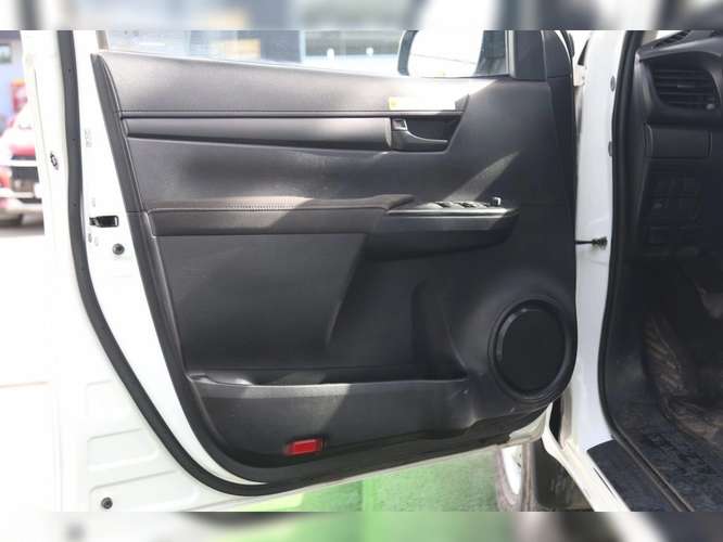 TOYOTA HILUX 2024 - Imagen 11