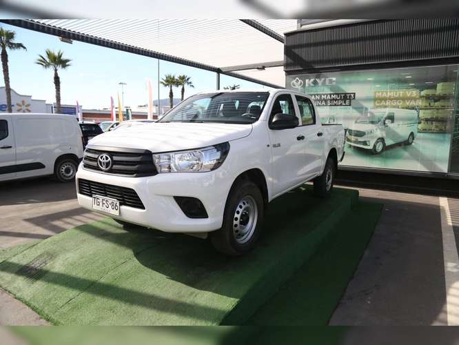 TOYOTA HILUX 2024