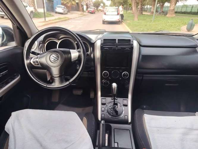 Suzuki Grand nomade2. 4 Glx sport 4x4  año 2017 - Imagen 4