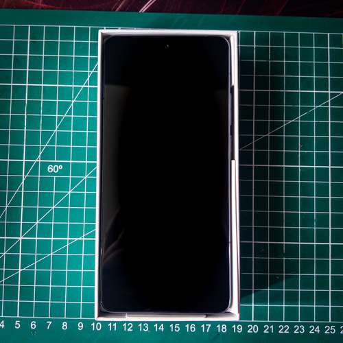 Vendo Motorola Edge 70 – 12GB RAM / 512GB – Gadget Gray (Pantone) - Imagen 5