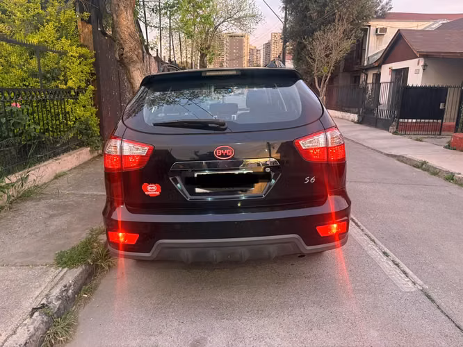 Vendo BYD modelo S6 año 2015 - Imagen 10