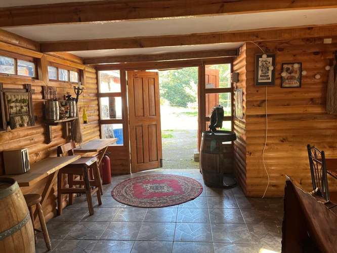 VENTA DE COMPLEJO DE CABAÑAS CON PISCINA Y CERVECERÍA ARTESANAL PRECORDILLERA STA BARBARA
