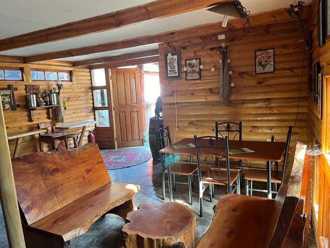 VENTA DE COMPLEJO DE CABAÑAS CON PISCINA Y CERVECERÍA ARTESANAL PRECORDILLERA STA BARBARA