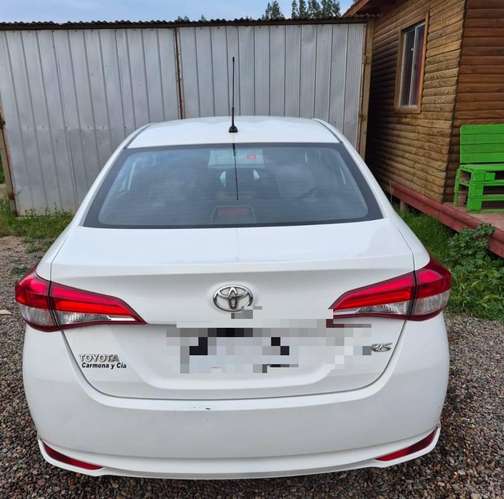 Auto Toyota Yaris Sedan