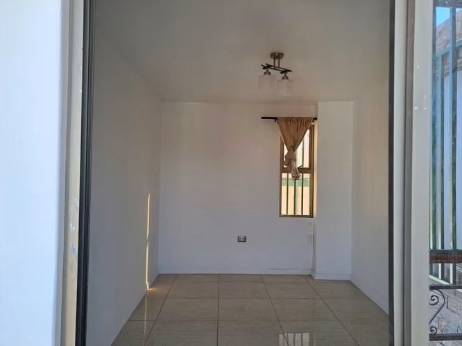 SE ARRIENDA  AMPLIA CASA DE DOS PISOS  SECTOR RESIDENCIAL 140M2 CONSTRUIDS