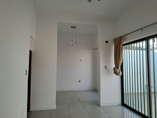 SE ARRIENDA  AMPLIA CASA DE DOS PISOS  SECTOR RESIDENCIAL 140M2 CONSTRUIDS