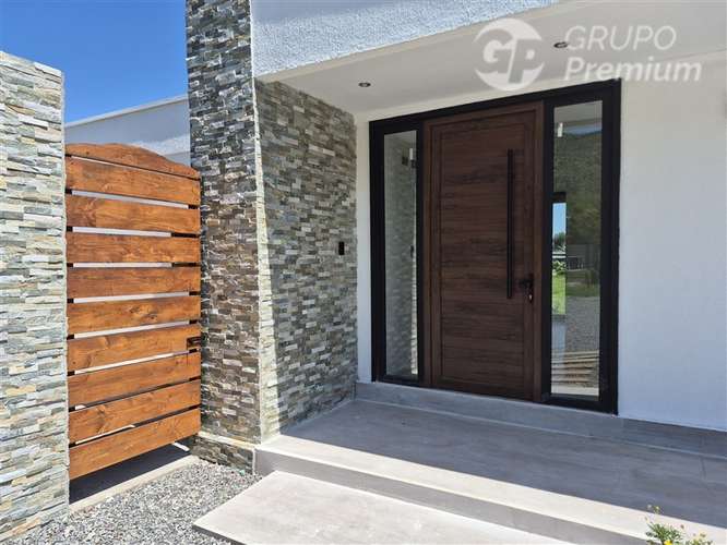EXCLUSIVA PARCELA DE 5.175 M CON CASA DE 180 mt TECNOLOGÍA,