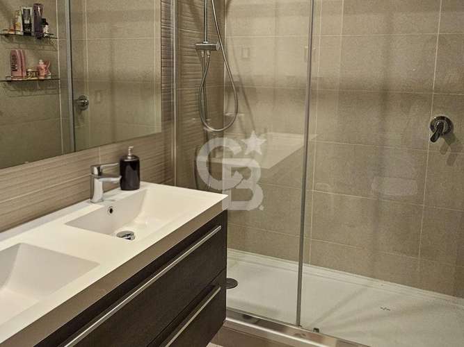 Arriendo. Depto ubicación ideal en la Dehesa central - Imagen 10