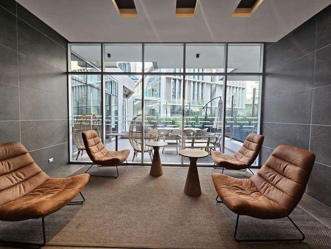Arriendo. Depto ubicación ideal en la Dehesa central - Imagen 16
