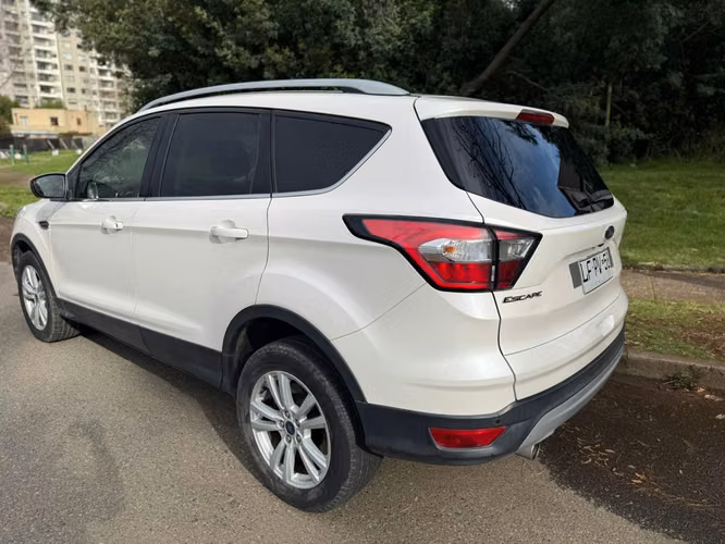 FORD ESCAPE DIESEL - Imagen 4