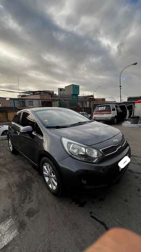 KIA RIO5 2012