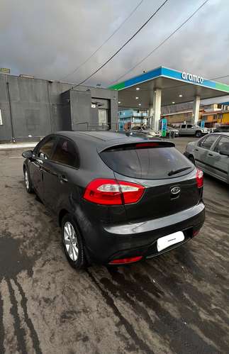 KIA RIO5 2012