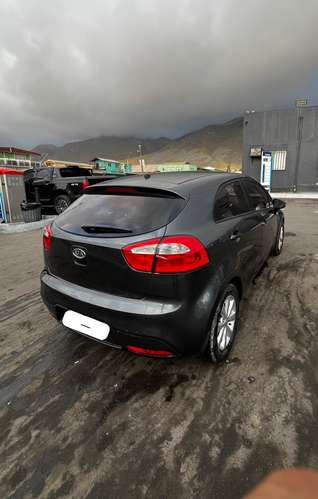 KIA RIO5 2012
