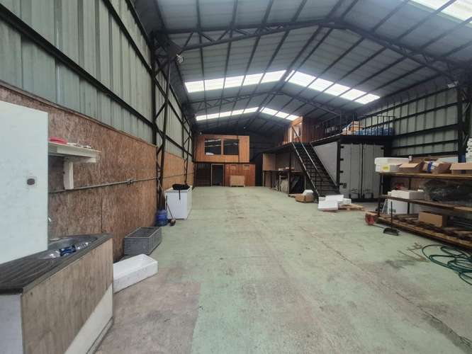 ARRIENDO EN PUERTO MONTT Bodega + Camara frio LAGUNITAS