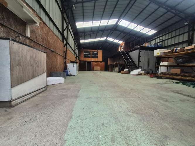ARRIENDO EN PUERTO MONTT Bodega + Camara frio LAGUNITAS