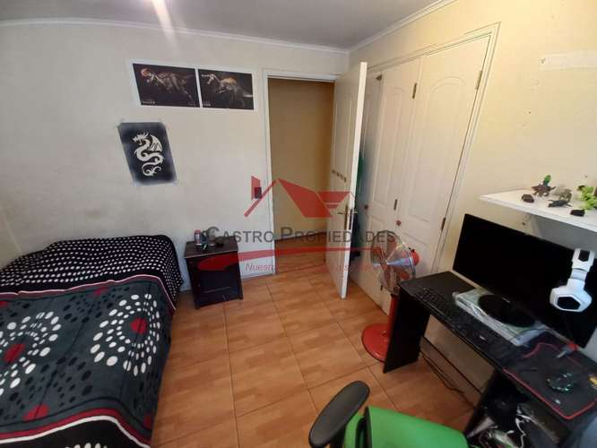 CASA DE ESQUINA AISLADA CON 4 DORMITORIOS, 2 BAÑOS - Imagen 14