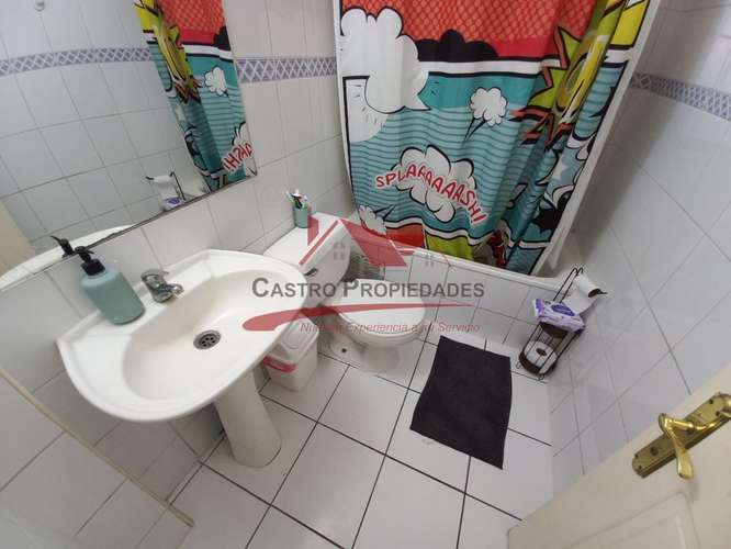 CASA DE ESQUINA AISLADA CON 4 DORMITORIOS, 2 BAÑOS - Imagen 15