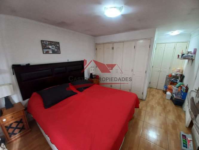 CASA DE ESQUINA AISLADA CON 4 DORMITORIOS, 2 BAÑOS - Imagen 11