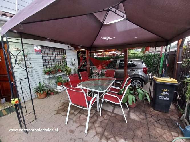 HERMOSA CASA DE DOS PISOS, CON 4 DORMITORIOS, 3 BAÑOS - Imagen 4