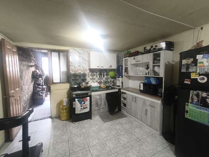 VENTA CASA 2 HAB ESTC  PATIO CERC METRO Y AVENIDA