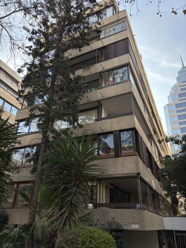 EN BARRIO EL GOLF PENTHOUSE EXCLUSIVO CON AMPLIAS TERRAZAS